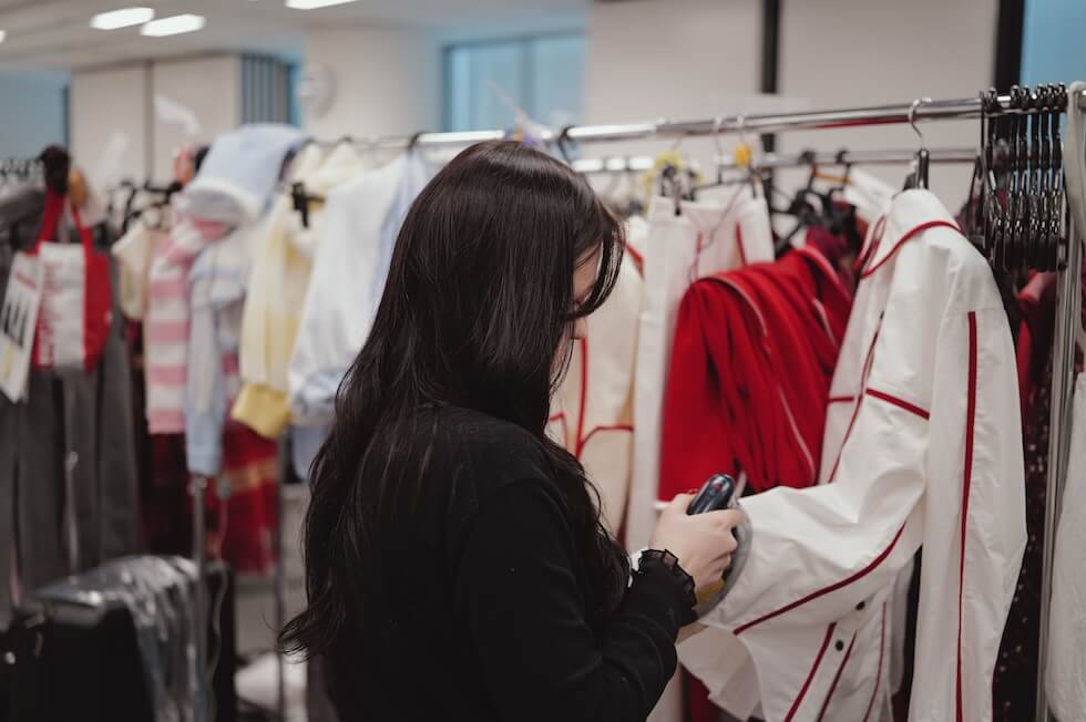 バックステージ