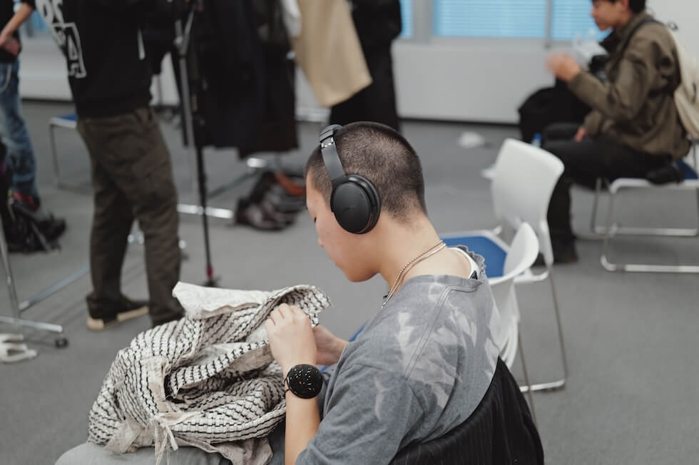 バックステージ