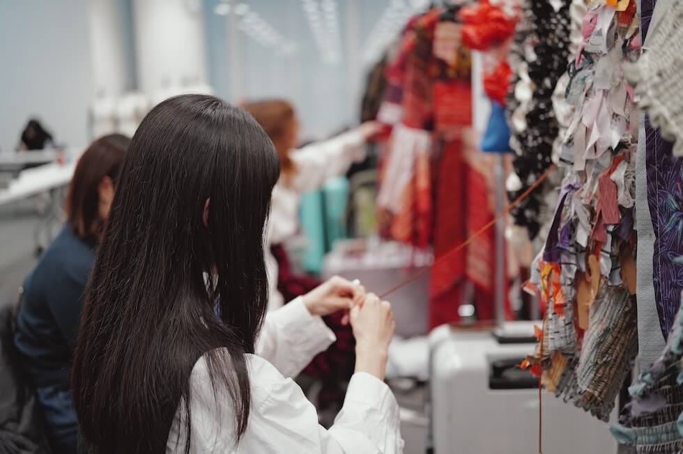 バックステージ